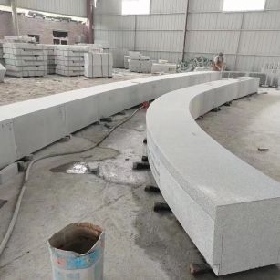 邢台芝麻白花岗岩石板材 园林光面弧形坐凳