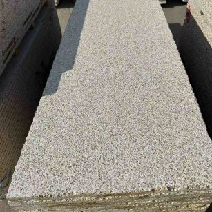 邢台 黄金麻花岗岩荔枝面毛板，半成品