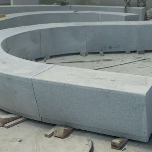 邢台 芝麻白花岗岩光面弧形坐凳