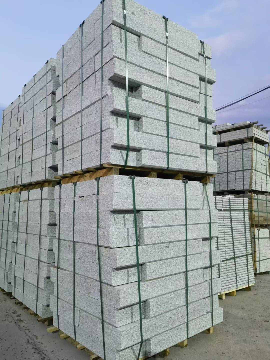 邢台 芝麻白花岗岩路沿石，路缘石，路肩石，道牙，立缘石，马路牙子，街沿石，侧石等