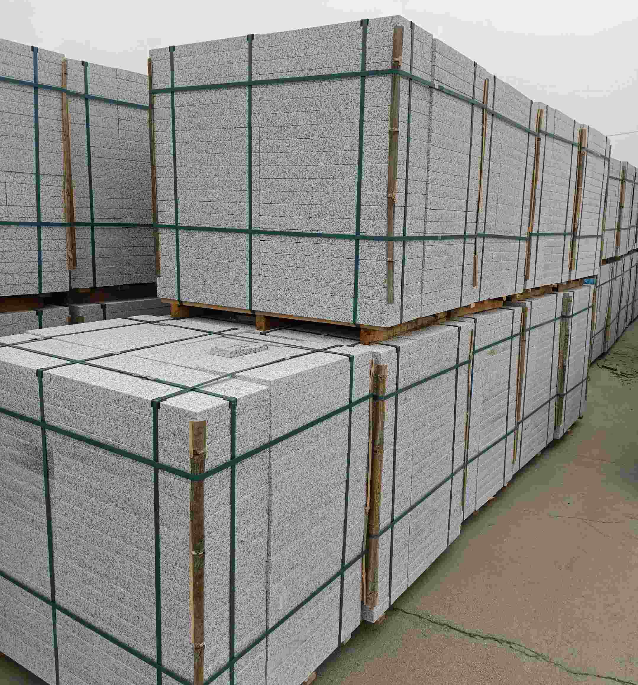 邢台 白麻花岗岩石材荔枝面地铺石（300*600*50）