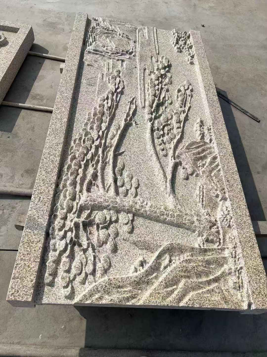 邢台 黄金麻雕刻板浮雕迎客松