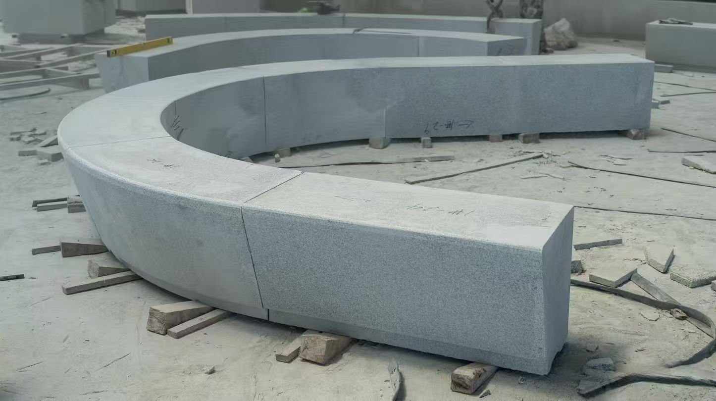 邢台 芝麻白花岗岩光面弧形坐凳