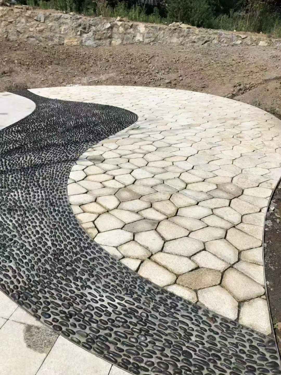 邢台 黄金麻冰裂纹地铺石工地铺装案例