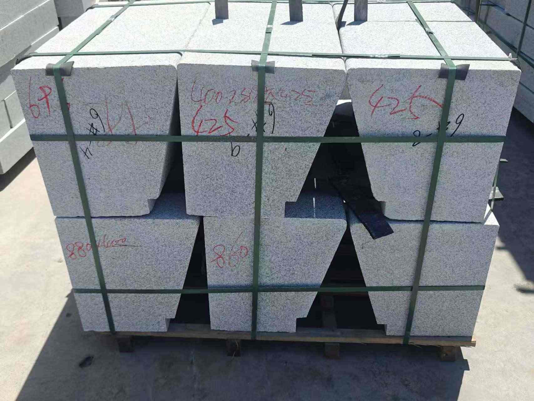 邢台 芝麻白异形坐凳，石凳