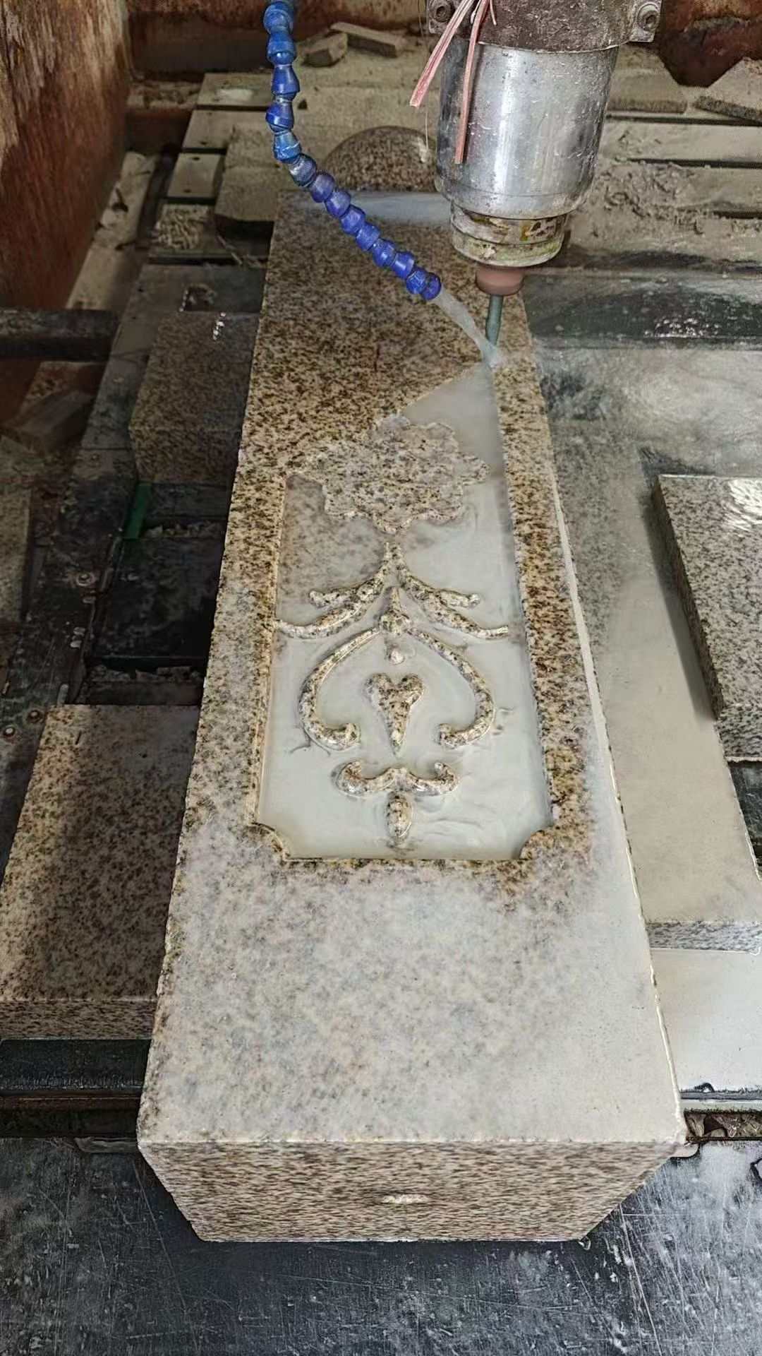 邢台 黄金麻花岗岩异形加工雕刻栏杆大柱