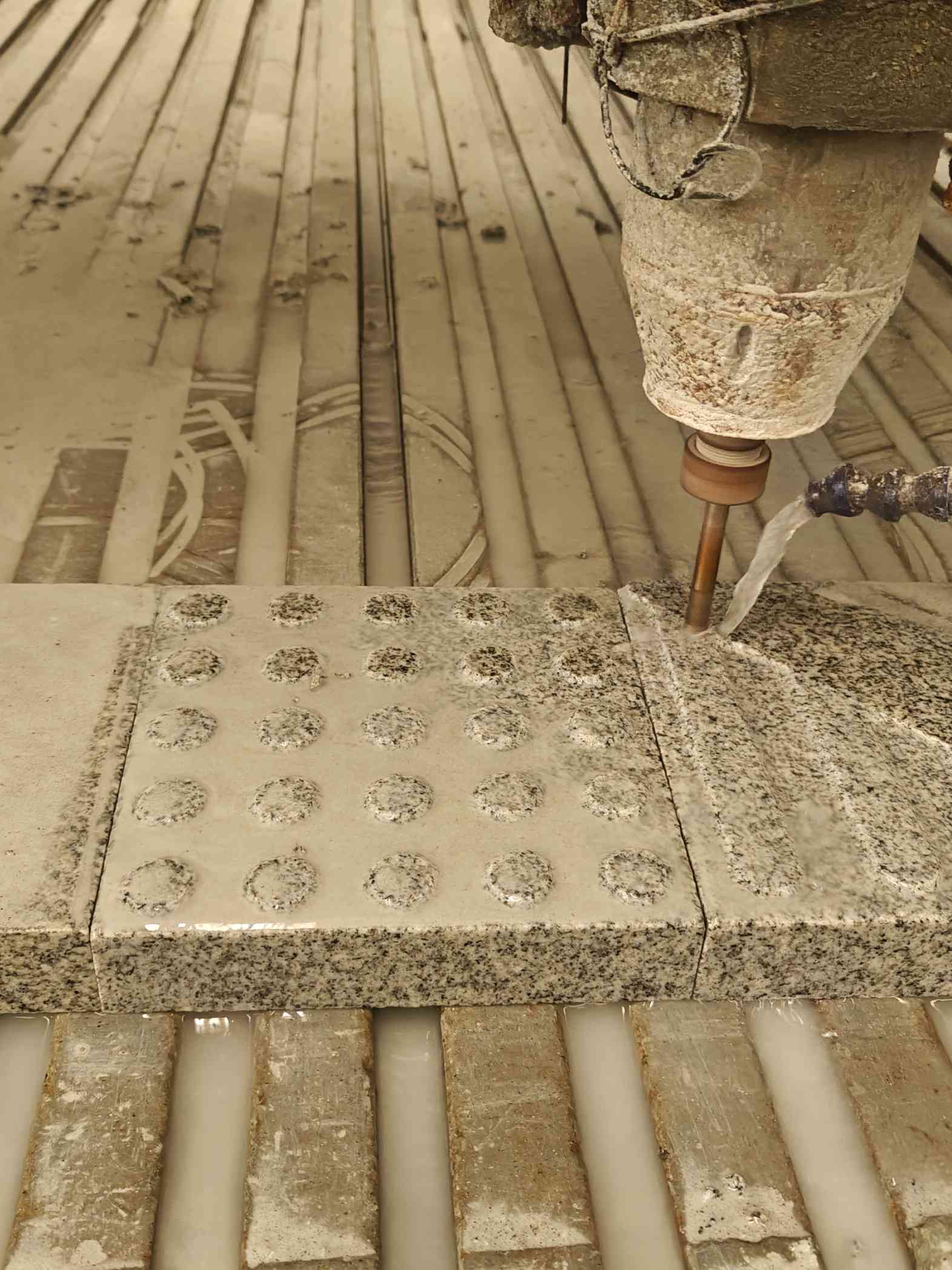 邢台 芝麻白花岗岩石材盲人石、盲道石、盲点石