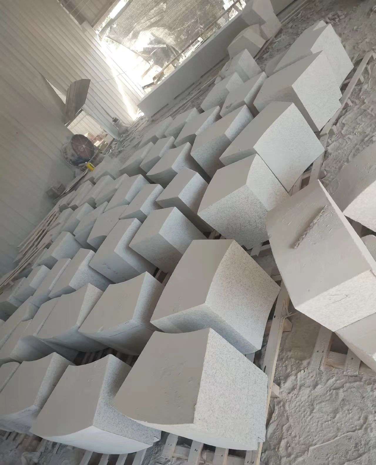 邢台 白麻花岗岩异形坐凳