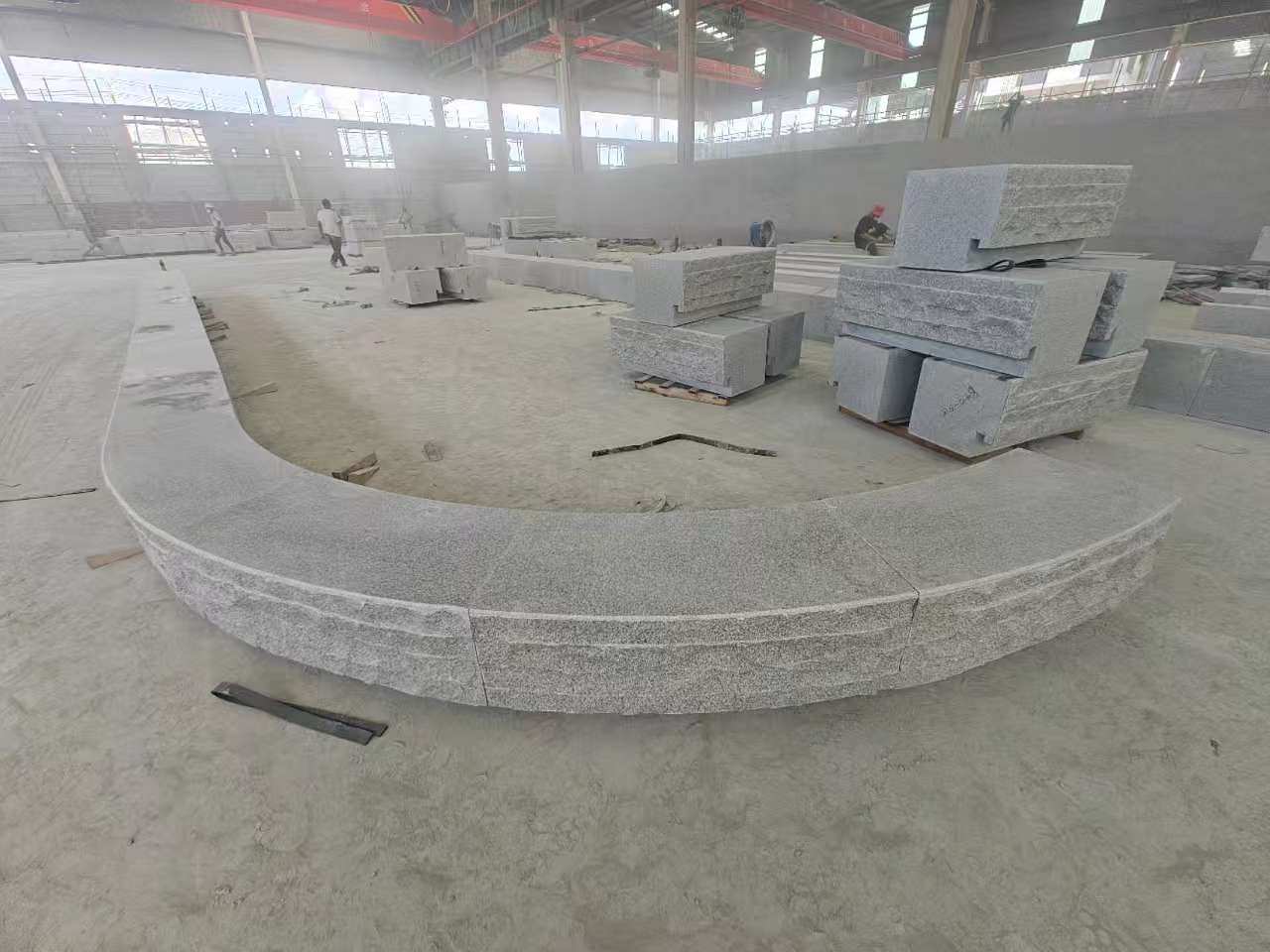 邢台 芝麻白异形坐凳，自然面光面弧形加工