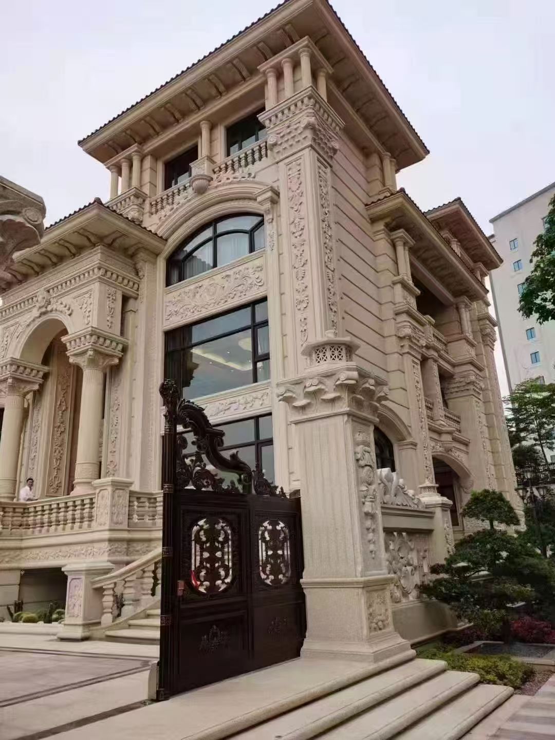 邢台 黄金麻花岗岩别墅外墙干挂效果展示